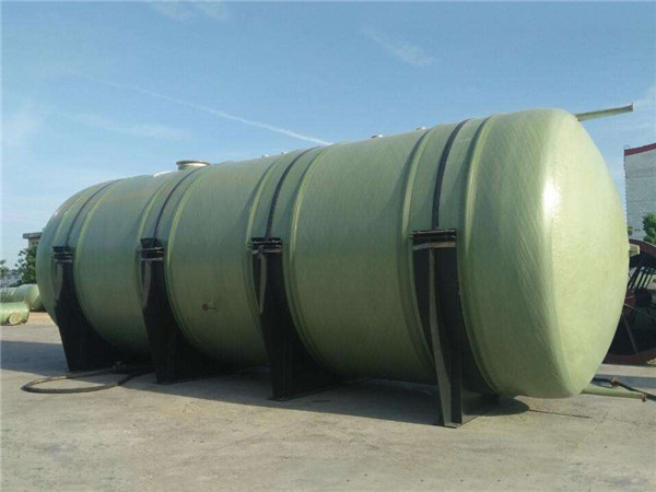 5e157676efab5.jpg 玻璃鋼運(yùn)輸罐1.jpg